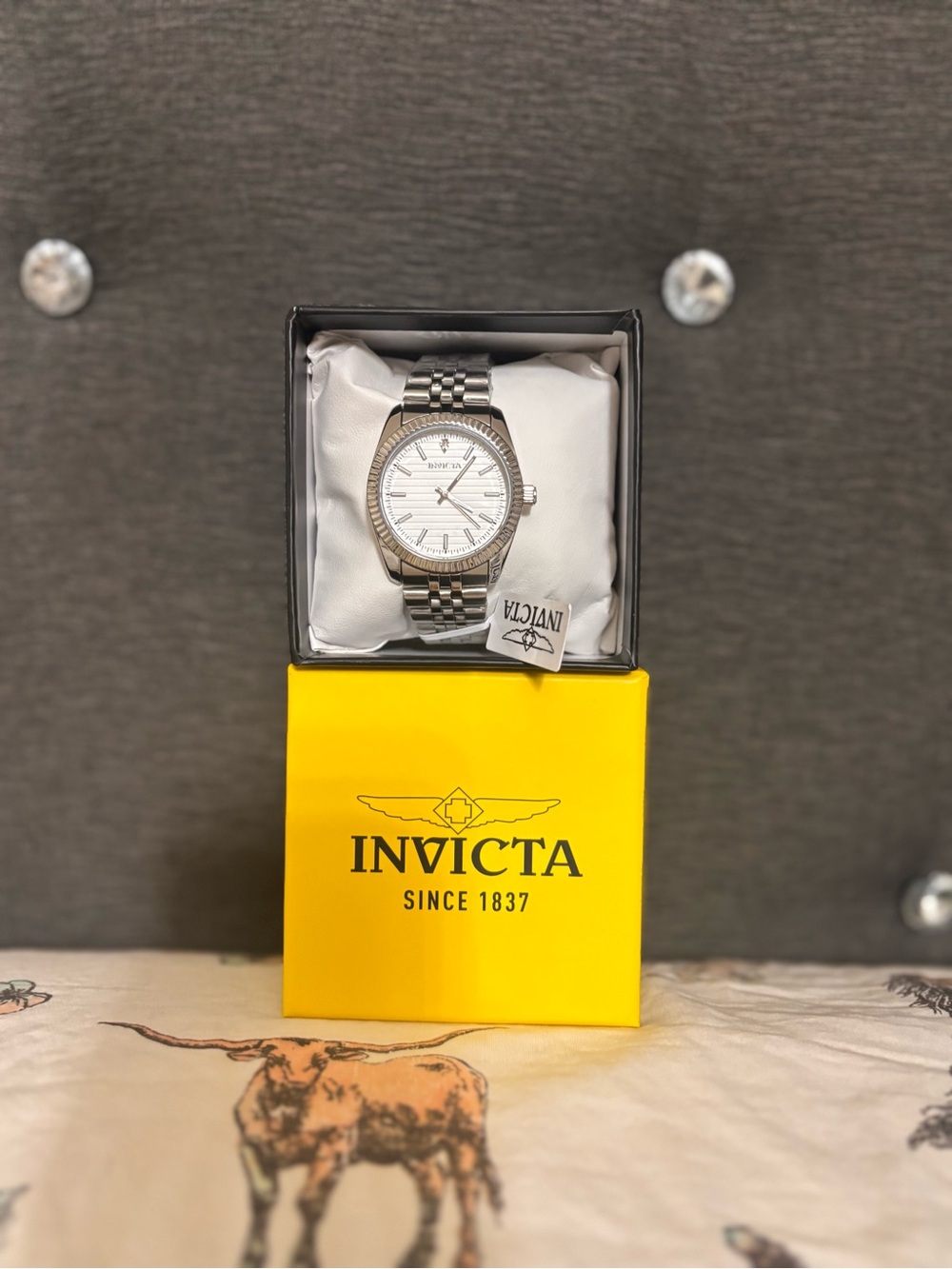 Invicta Unisex Silver and White Stainless Steel Bracelet Watch